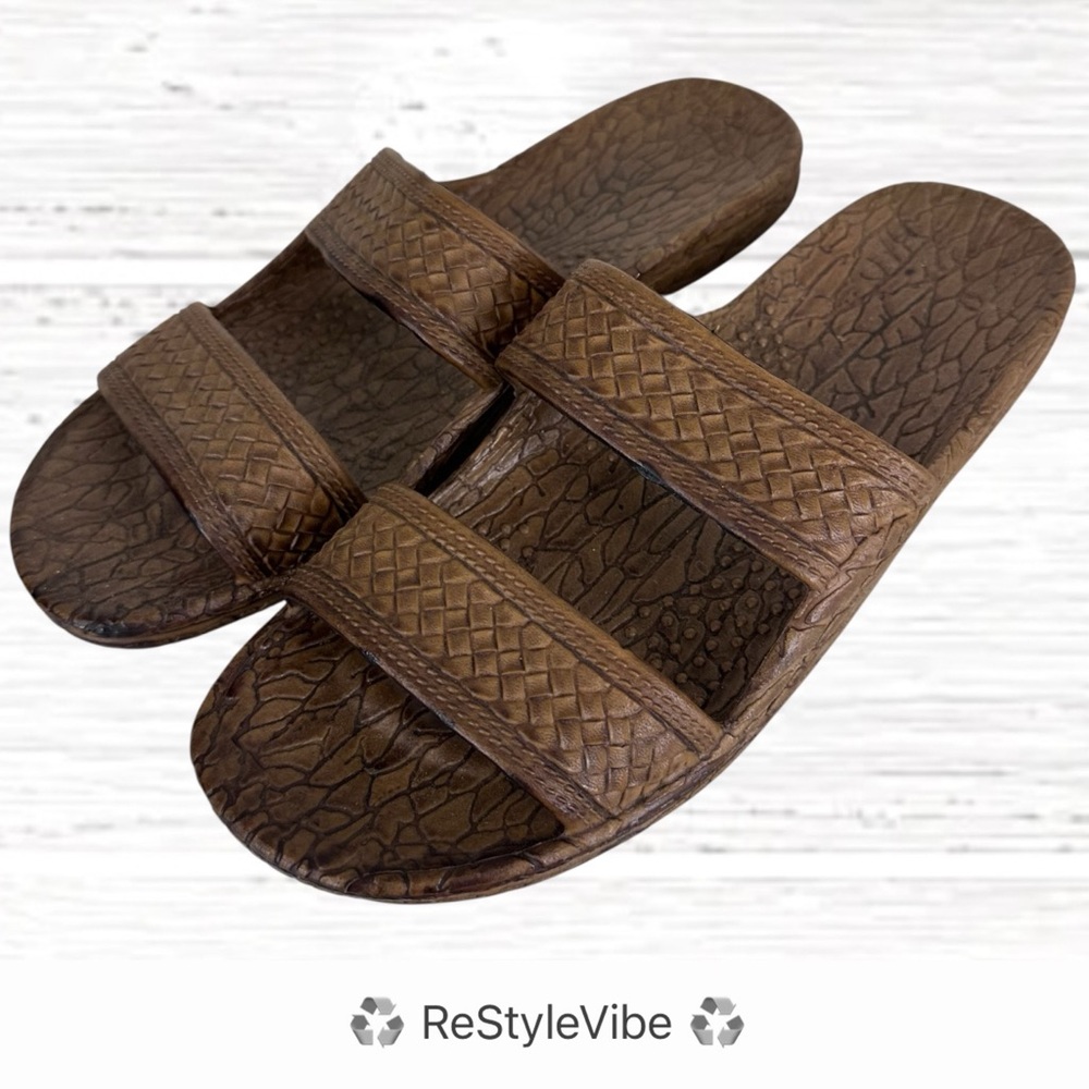 PALI HAWAII Women’s Size 11 Sandals Slip on Style Vacation Beach Slides Flat